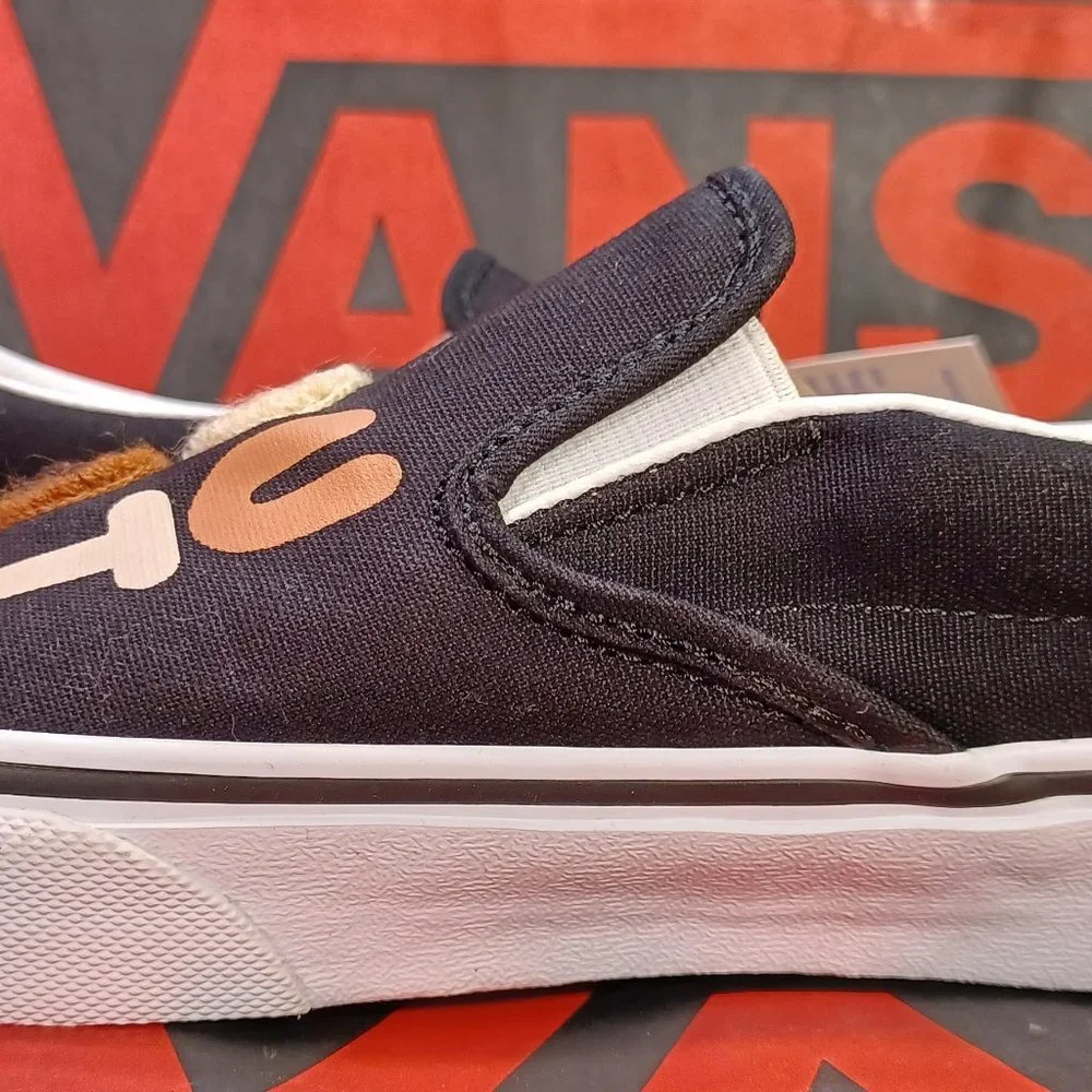 Vans Men's 3.5/Women's 5 Classic Slip-On Breast Cancer Awareness